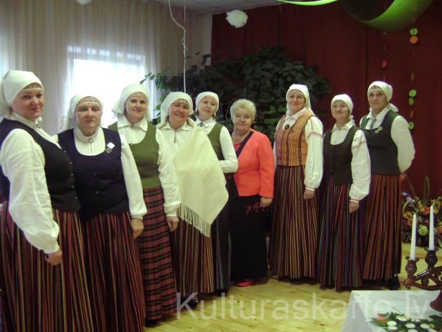 Zelta kāzu pasākumā Isnaudas tautas namā